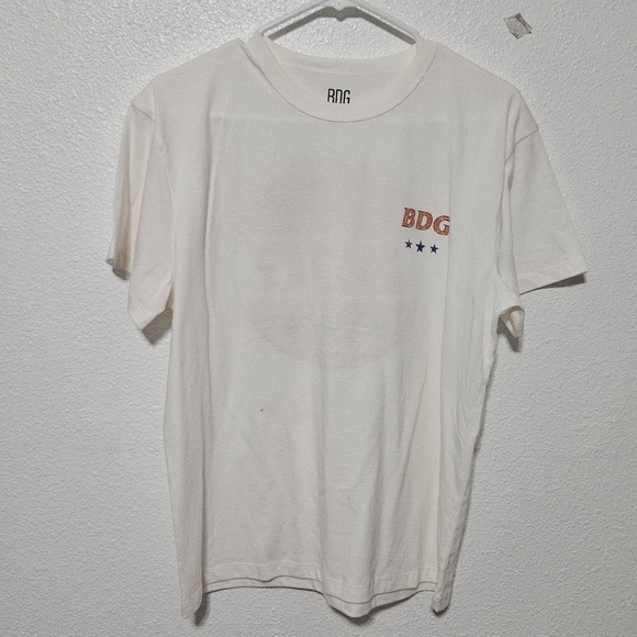 BDG White Graphic Tee size large - Picture 1 of 9